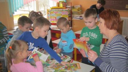 Разам з кнігай мы расцём