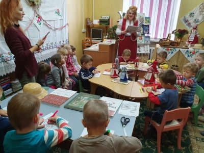 У літаратурнае этна-падарожжа з бібліятэкай