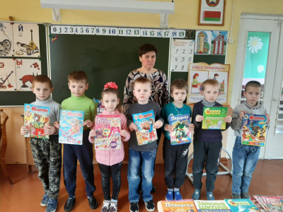 Кнігі ў падарунак ад Харосіцкай бібліятэкі