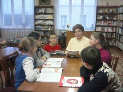 Насуперак трывожнай сітуацыі, дзеці з карысцю адпачываюць у бібліятэцы