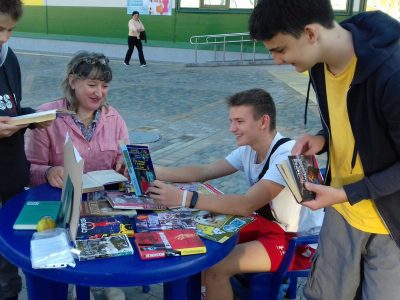 Интерактивная площадка «Молодежь и чтение — лучшее решение!»