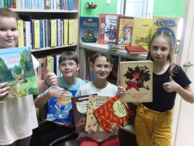 Гутарка-агляд “Любімых кніг любімыя героі”