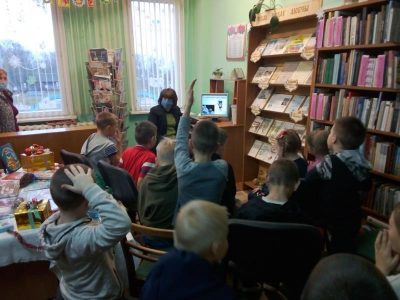 Слайд-віктарына “Навагоднія прыгоды” у Любчанскай бібліятэцы