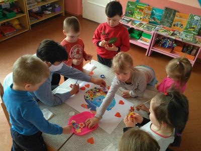 Дом пад назваю “Зямля”