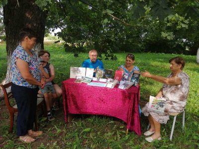 У кінакнігападарожжа з бібліятэкай