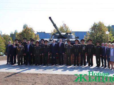 Памятник танку- символу славы