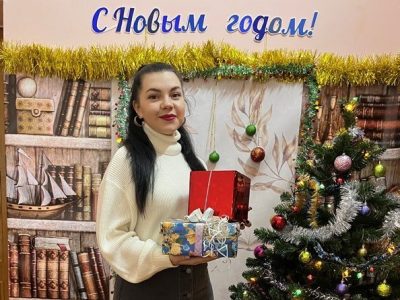 Приходите в библиотеку! У нас тепло, уютно и празднично!