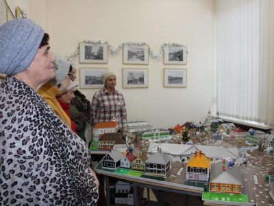 У музеі, галерэі… і бібліятэцы пабывалі наведвальнікі аддзялення дзённага знаходжання для грамадзян пажылога ўзросту