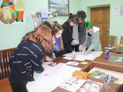 У міні-галерэю “Імгненне”