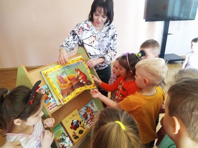 Казачныя гучныя чытанні ў дзіцячым садку