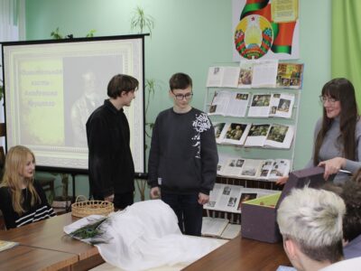 Дзівосны пэндзаль акадэміка Хруцкага