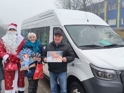 Акция-поздравление «Новый год у ворот» для читателей библиобуса