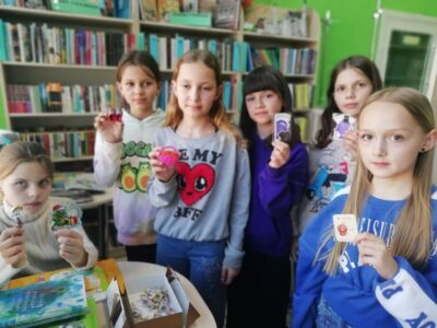 Літаратурная гульня “Рознакаляровыя прыгоды”